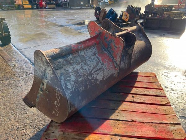 60" GRADING BUCKET......50mm PINS.........022. 377737099