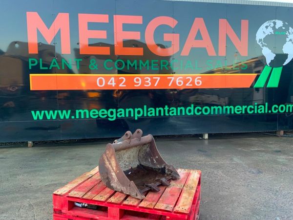 24" MINI DIGGER BUCKET.....35mm PINS.........24. 377737023