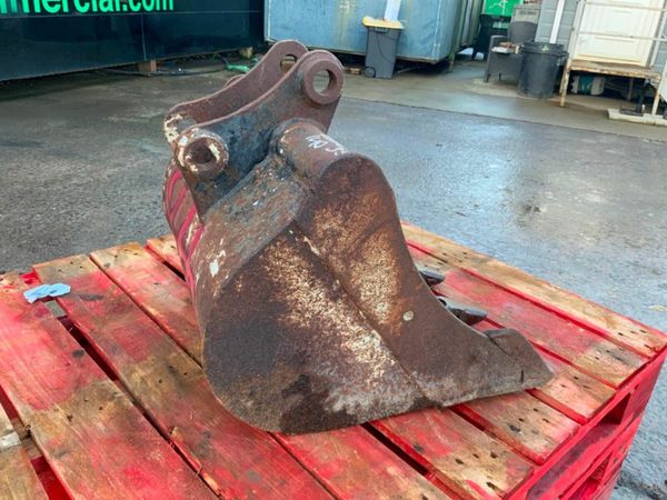 24" MINI DIGGER BUCKET.....35mm PINS.........24. 377737025