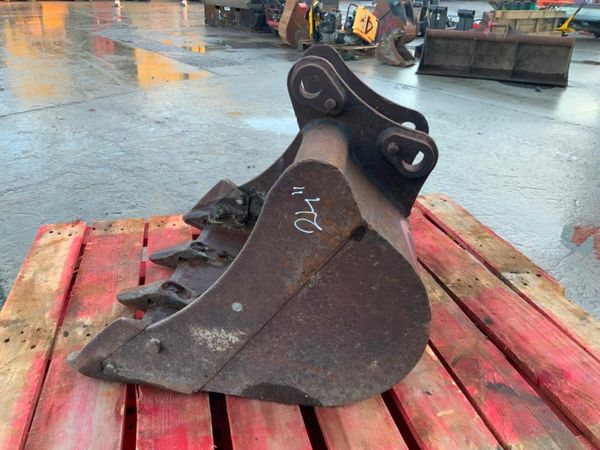 24" MINI DIGGER BUCKET.....35mm PINS.........24. 377737028