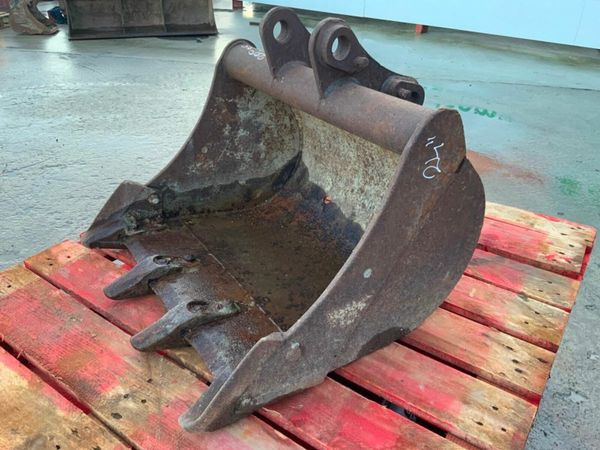 24" MINI DIGGER BUCKET.....35mm PINS.........24. 377737029