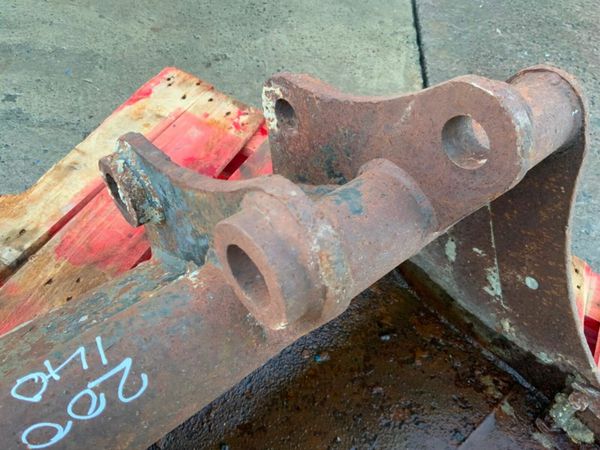 24" MINI DIGGER BUCKET.....35mm PINS.........24. 377737032