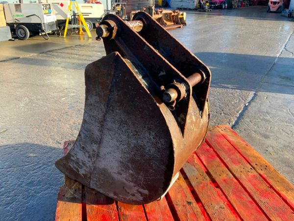 16" JCB 3 CX DIGGING BUCKET...45mm PINS......665. 377737145