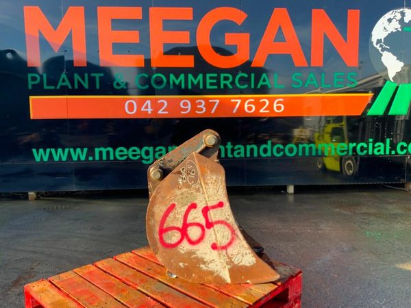 16" JCB 3 CX DIGGING BUCKET...45mm PINS......665. 377737153