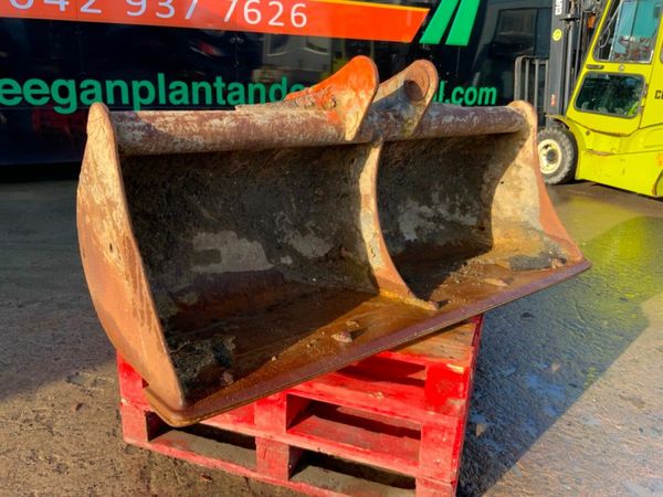 60" GRADING BUCKET......50mm PINS.........022. 377737111