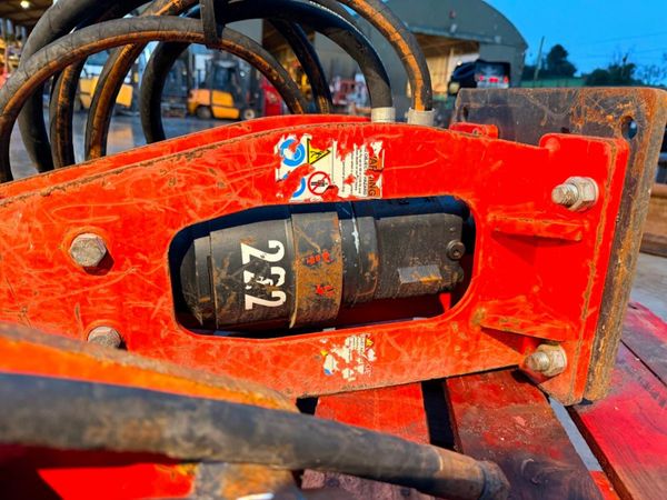 30MM RAMMER HAMMER to suit mini digger.....207F 377888335