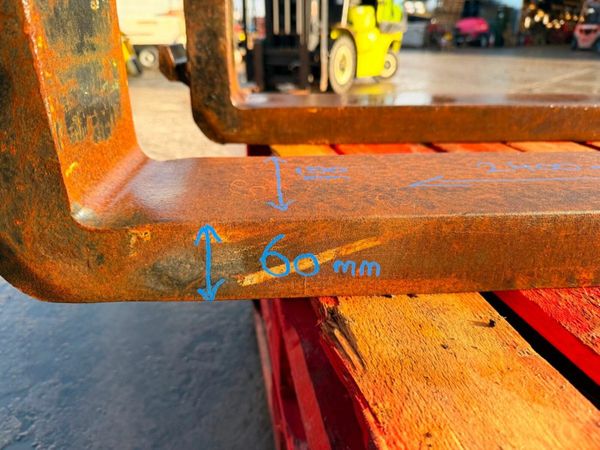 8 FT FORKS ....96 INCH .....25 INCH BAR .....FORKL 377888425