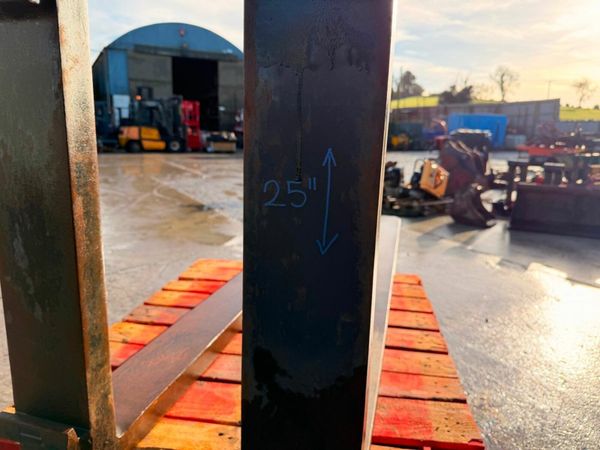 8 FT FORKS ....96 INCH .....25 INCH BAR .....FORKL 377888427