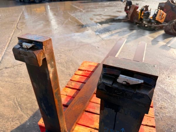 8 FT FORKS ....96 INCH .....25 INCH BAR .....FORKL 377888432