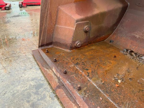 102 inch  BAC HIGH TIP LOADER BUCKET.........671p. 377897849