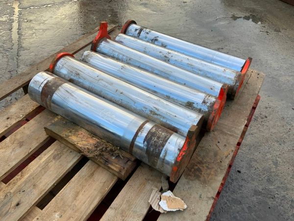 HITACHI BUCKET LINK PINS..NEW TAKE OFF. 377897915