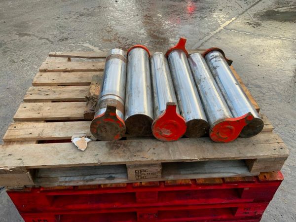 HITACHI BUCKET LINK PINS..NEW TAKE OFF. 377897916