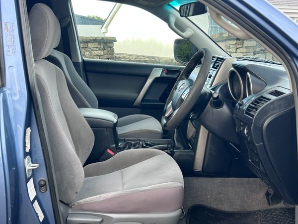 Toyota Land Cruiser 2011 377941323