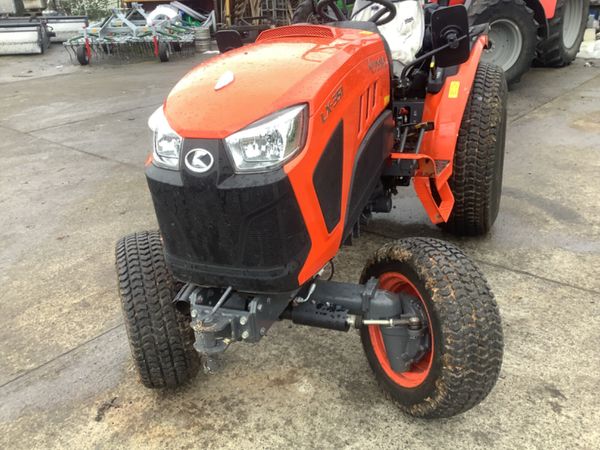 Kubota L351 tractor 378044910