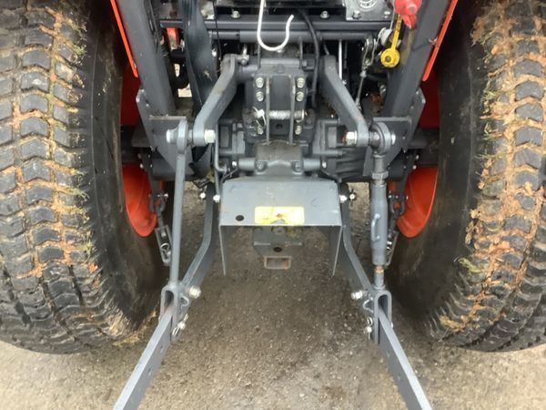 Kubota L351 tractor 378044914