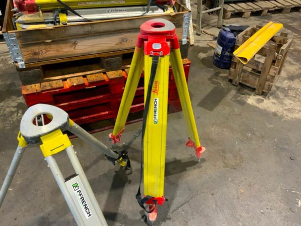 SITE LEVEL TRIPOD / STANDS..LEICA / TOPCON. 378063009