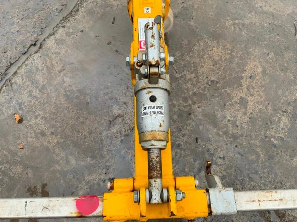 PROTEUS  MAN HOLE LIFTING LIFTING FRAME.....128 378090742