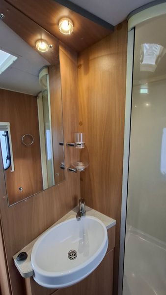 Swift Conqueror caravan 378020009