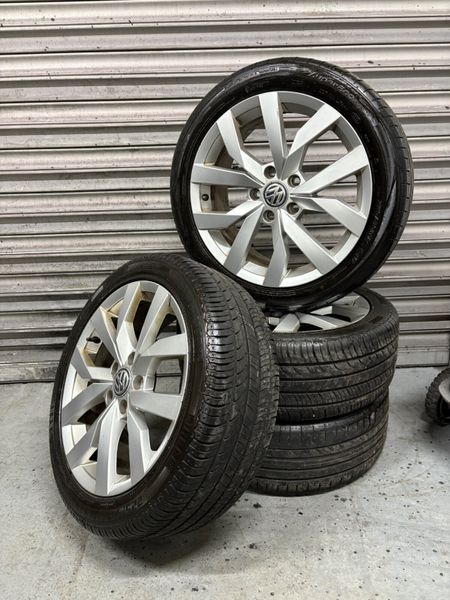 Volkswagen Golf 17” Alloys 378277946