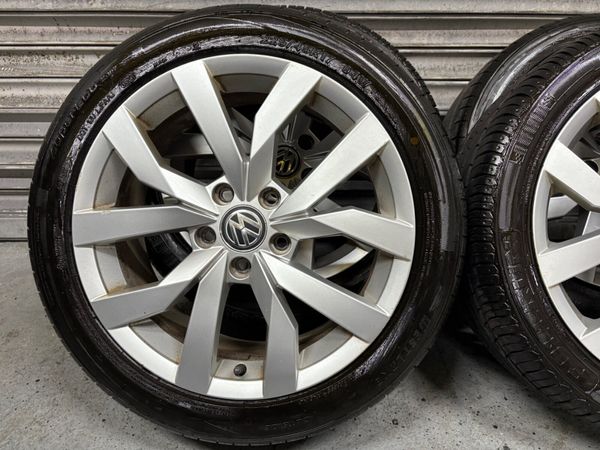 Volkswagen Golf 17” Alloys 378277949