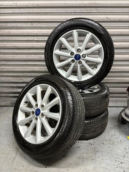 Ford Focus 16” Alloys 378278139