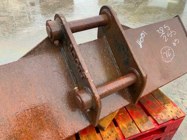 72"  SCOTT GRADING BUCKET.......65mm PINS ...001. 378381359