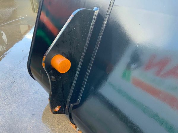 UNUSED 90" STRICKLAND / MANITOU  BUCKET..1387. 378389861