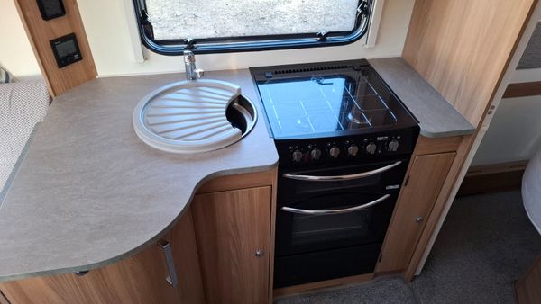 Bailey Pegasus Brindisi island bed caravan 378317241