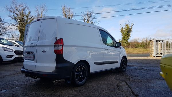Ford Transit Courier 2015 TRENDLINE (((mint)))no v 378488483