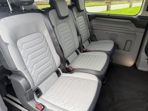 2025 2.5 hybrid Tourneo 8 seater 378489715