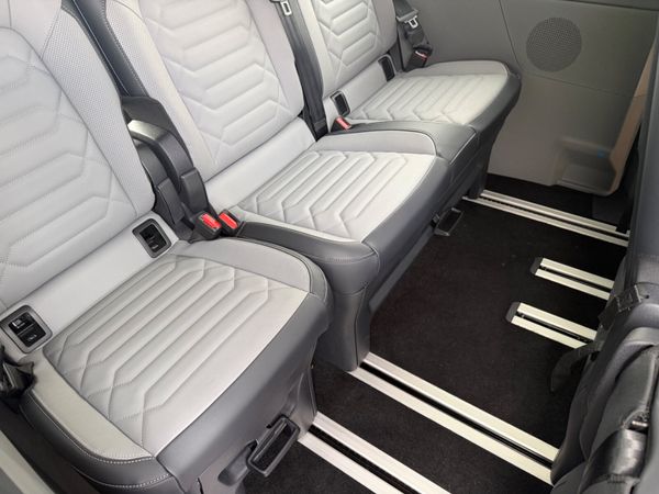 2025 2.5 hybrid Tourneo 8 seater 378489726