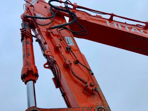 2018 HITACHI 490 LCH TRACK MACHINE.....8541 hrs. 378689023