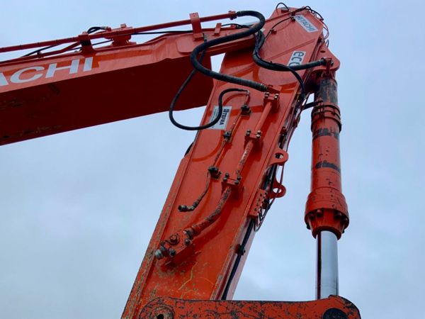 2018 HITACHI 490 LCH TRACK MACHINE.....8541 hrs. 378689024