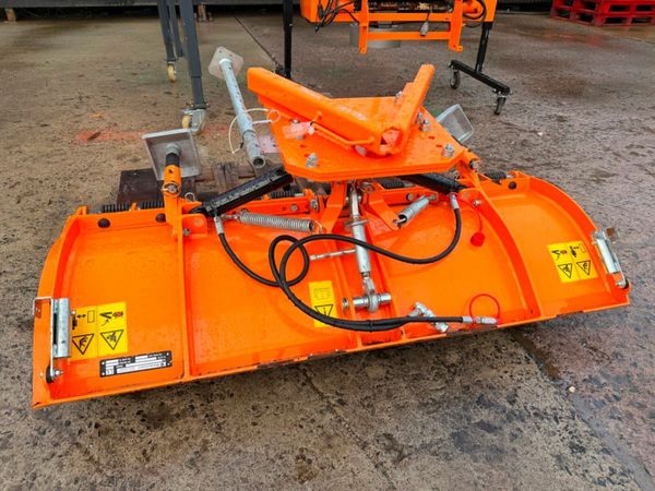 HAKO SWEEPER , SNOW PLOUGH / GRITTER ..239R 378795252