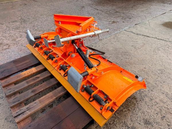 HAKO SWEEPER , SNOW PLOUGH / GRITTER ..239R 378795253