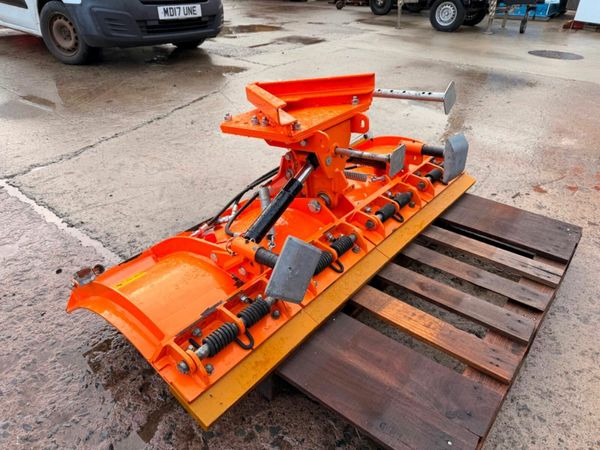 HAKO SWEEPER , SNOW PLOUGH / GRITTER ..239R 378795254