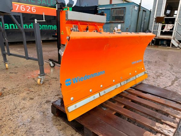 HAKO SWEEPER , SNOW PLOUGH / GRITTER ..239R 378795257