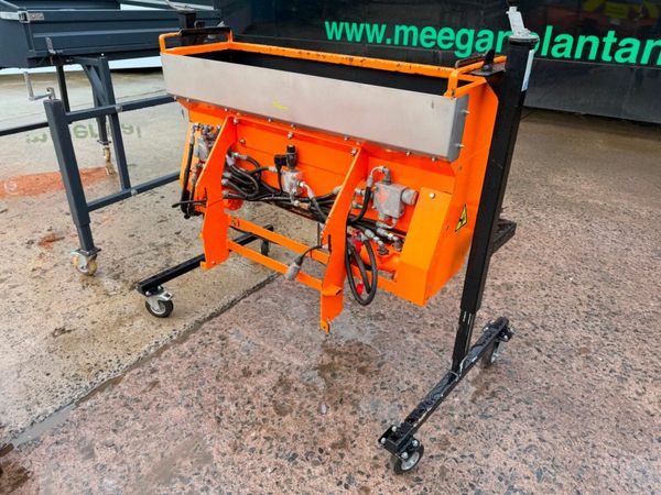 HAKO SWEEPER , SNOW PLOUGH / GRITTER ..239R 378795263