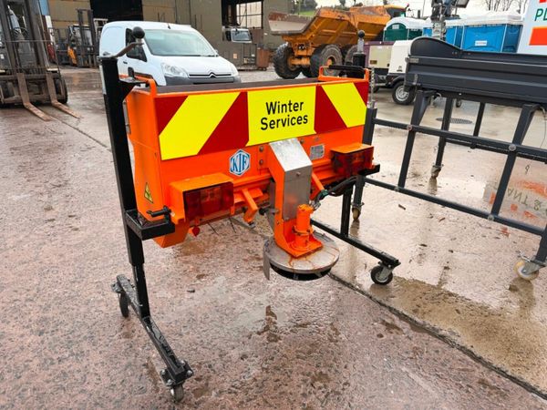 HAKO SWEEPER , SNOW PLOUGH / GRITTER ..239R 378795265