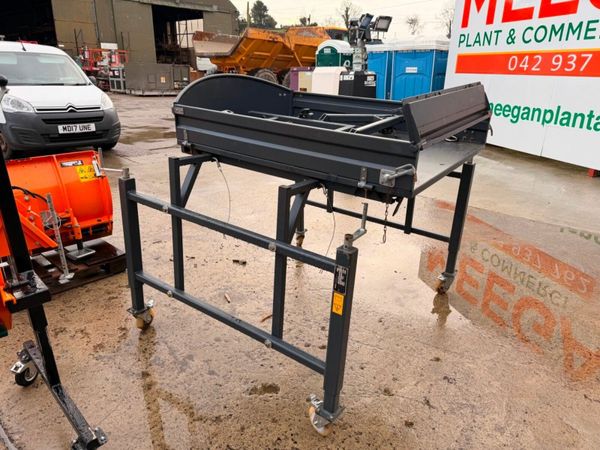 HAKO SWEEPER , SNOW PLOUGH / GRITTER ..239R 378795268