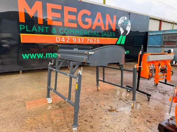 HAKO SWEEPER , SNOW PLOUGH / GRITTER ..239R 378795272