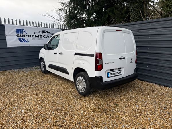 Peugeot Partner 2021 378824396