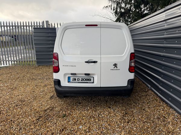 Peugeot Partner 2021 378824478