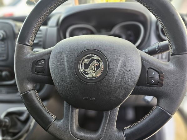 OPEL VIVARO SPORTIVE // 07/26 CVRT // VAT INVOICE 378831869