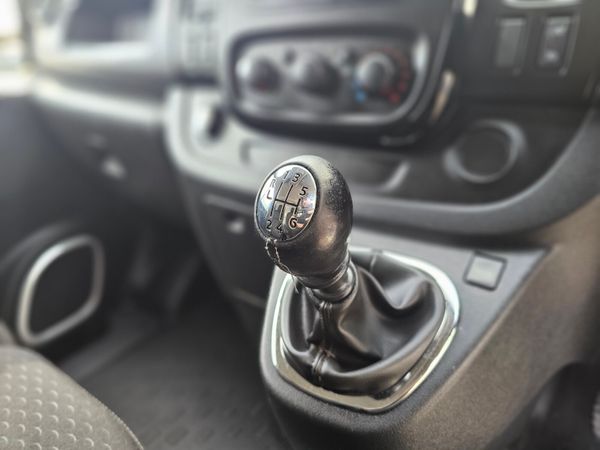 OPEL VIVARO SPORTIVE // 07/26 CVRT // VAT INVOICE 378831870