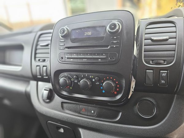 OPEL VIVARO SPORTIVE // 07/26 CVRT // VAT INVOICE 378831871