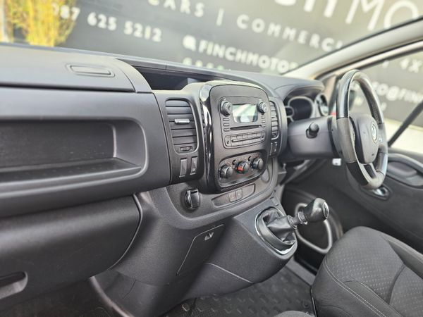 OPEL VIVARO SPORTIVE // 07/26 CVRT // VAT INVOICE 378831877