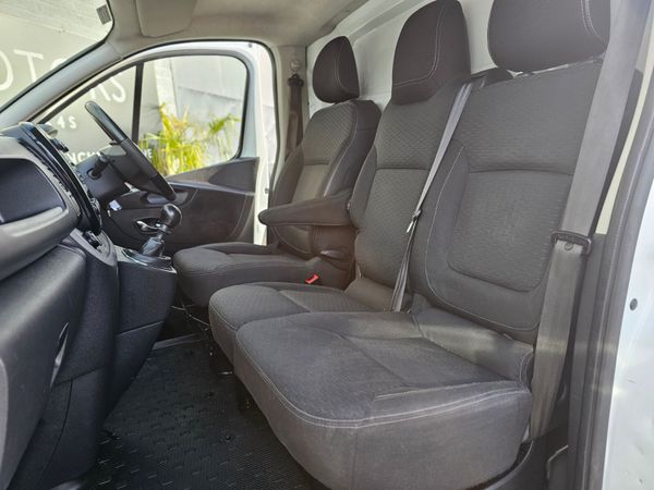 OPEL VIVARO SPORTIVE // 07/26 CVRT // VAT INVOICE 378831878