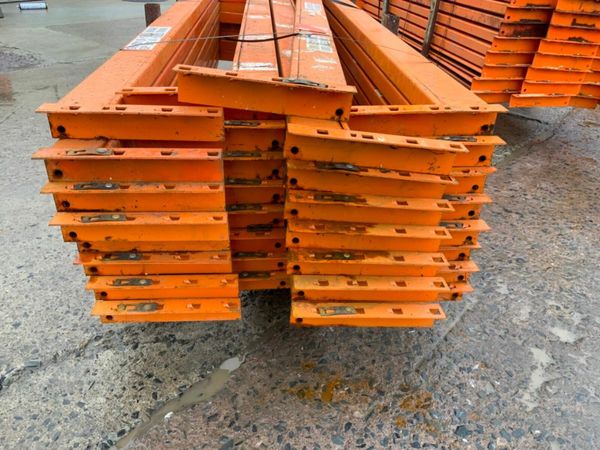 WAREHOUSE STORAGE / PALLET RACKING. 379060947