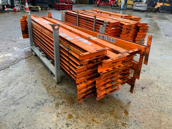 WAREHOUSE STORAGE / PALLET RACKING. 379060953